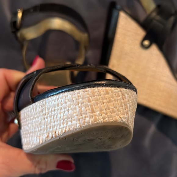 Gorgeous black strappy platform heels - Picture 8 of 9